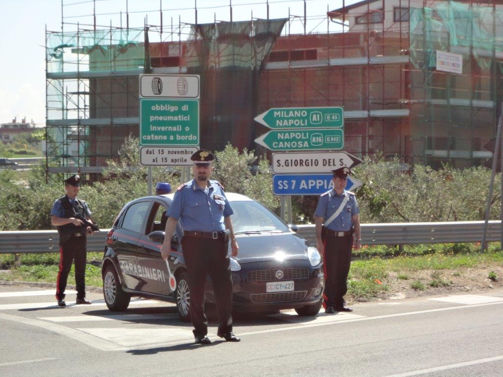Denunciato 31enne per guida senza patente e con targhe auto contraffatte