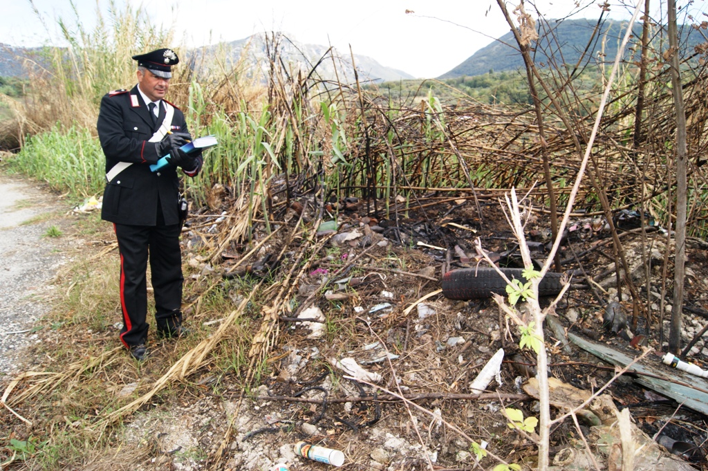 Scoperti dai Carabinieri rifiuti e medicinali scaduti in terreni abbandonati