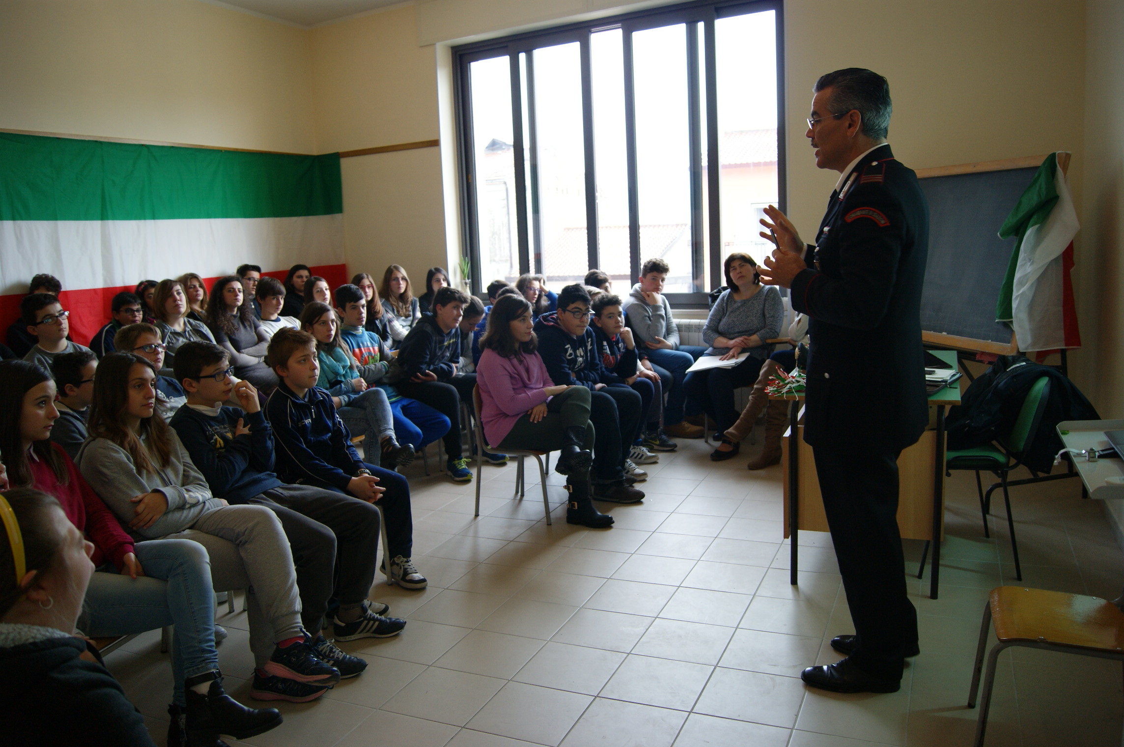 Conferenza dei Carabinieri agli studenti del ‘De Blasio’ sulla ‘cultura della legalità’