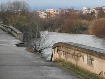 Ponte Didattico e rifacimento argine Lungo Sabato Matarazzo, domani consegna dei lavori