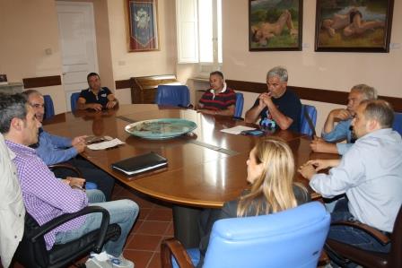 Forestali, vercice alla Rocca dei Rettori. Lombardi: “anticipazione cassa per pagamento arretrati”