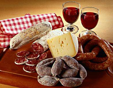 Turismo, la mappa dei comuni dei borghi campani con bandiere del gusto