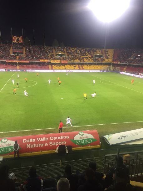 Giallorossi, per ora niente celebrazioni ma solo lavoro. Oggi doppia seduta. Kragl in diffida