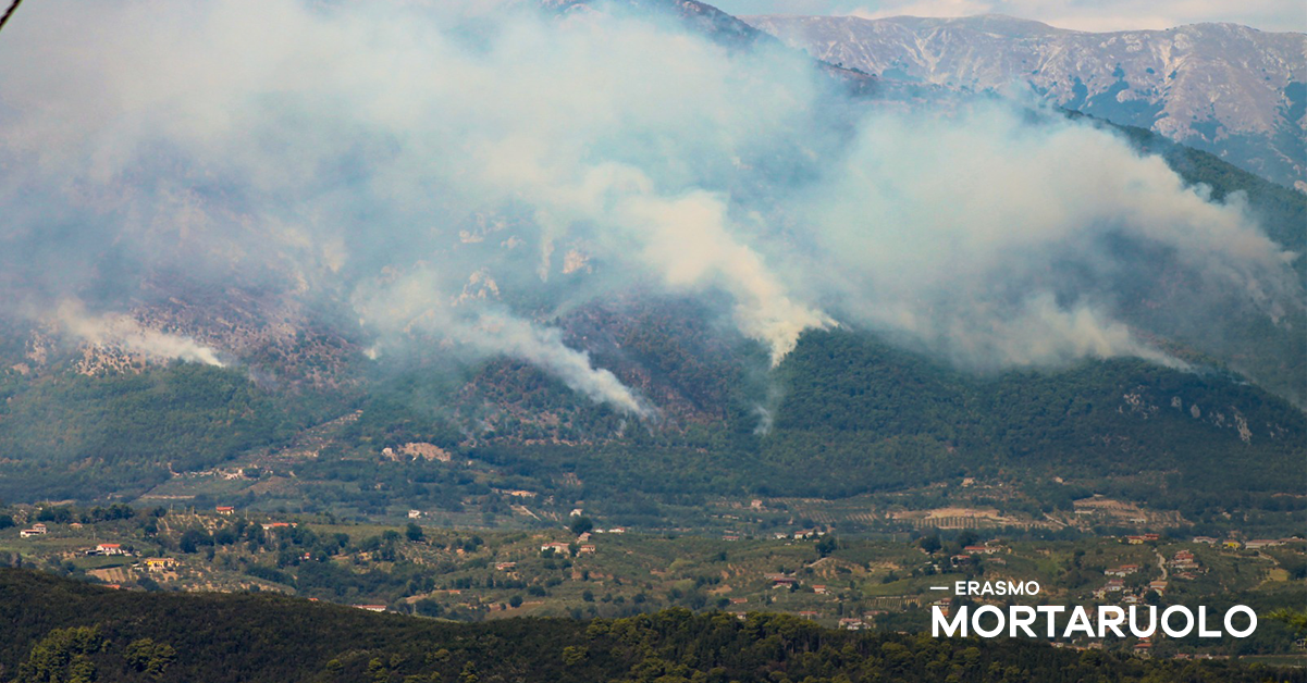 Brucia il Monte Erbano, Mortaruolo: “Ferita nel cuore verde del Sannio”