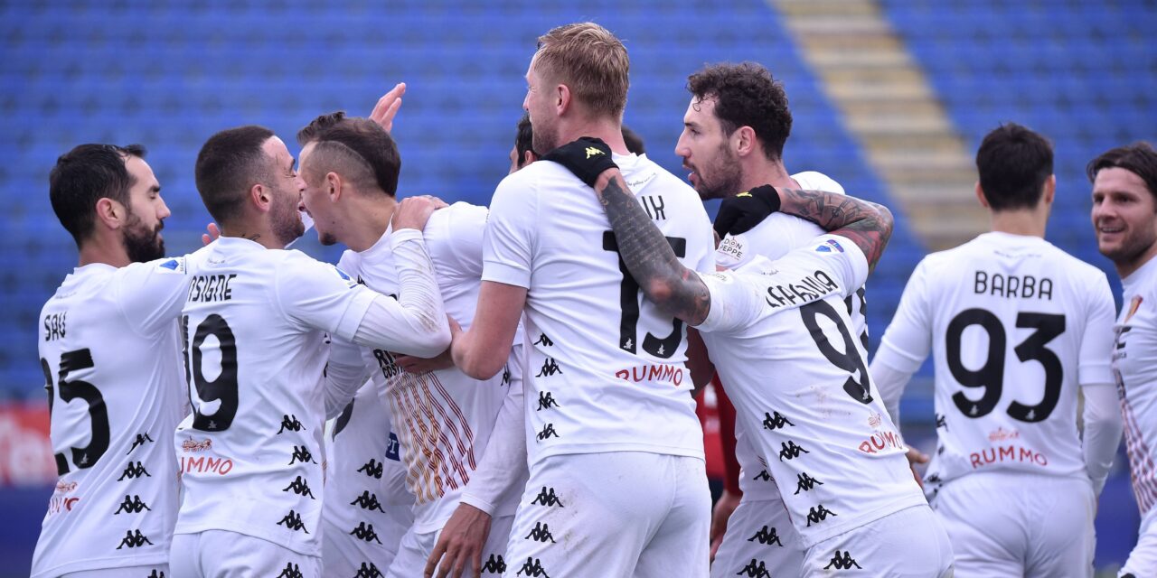 E’ un Benevento da impazzire, steso anche il Cagliari alla Sardegna Arena