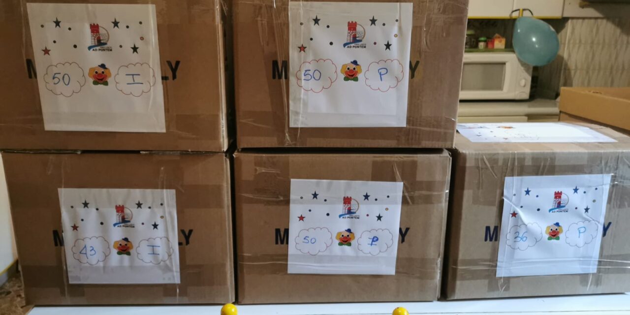 La Pro Loco ‘Ad Pontem’ distribuisce doni carnevaleschi ai bimbi della scuola