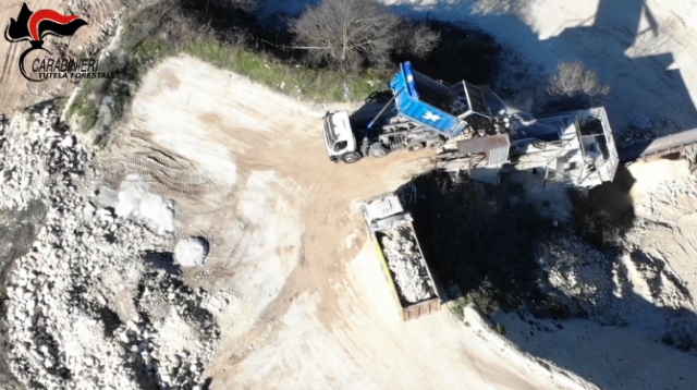 Attività di estrazione non autorizzata, azienda sequestrata