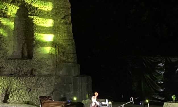 Con Mina jazzata da Rea il pubblico del Teatro Romano torna a cantare. Il 16 luglio Paolo Fresu