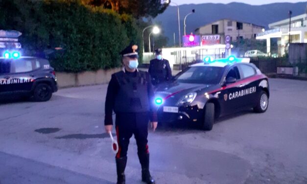 Rissa, lesioni e danneggiamento, denunciati 4 giovani