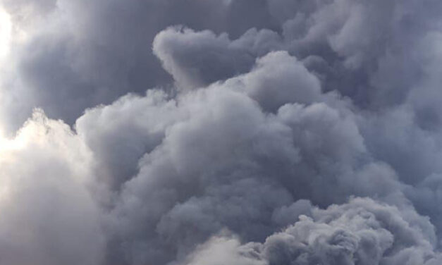 Airola, grave incendio capannoni Sapa. L’Arpac: valuta danni ambientali