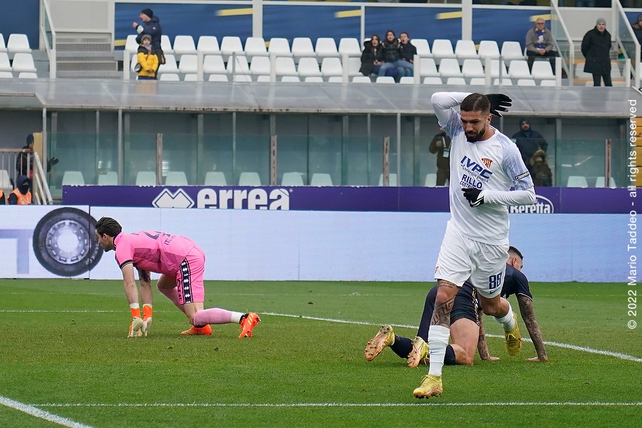 Il Benevento firma il colpaccio al Tardini: decisivo un gol di Forte