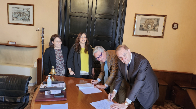 Mastella firma intesa sulle aziende con la Camera di Commercio: “Benevento torni autonoma”