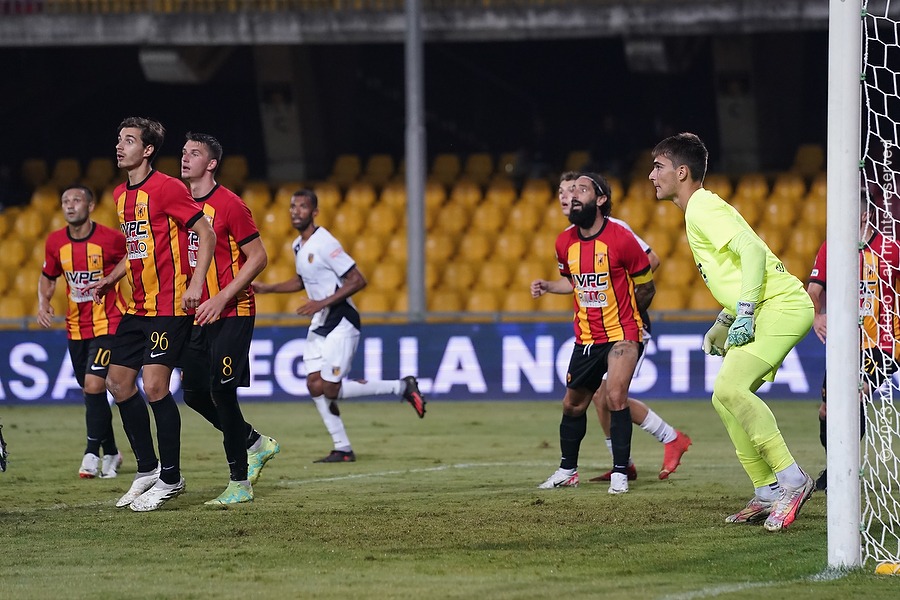 Il Benevento saluta la Coppa Italia, il Giugliano passa ai calci di rigore