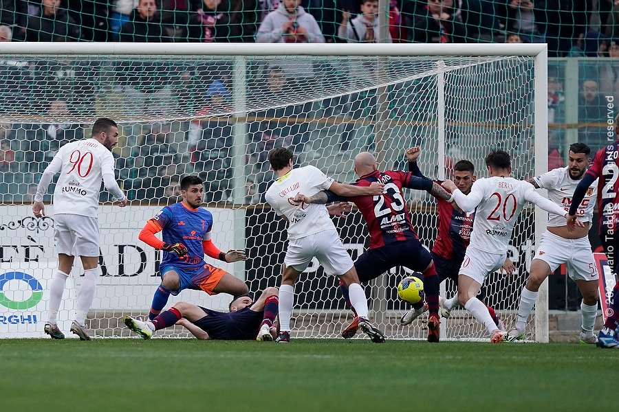 Benevento rimontato due volte a Taranto: 2-2 allo Iacovone