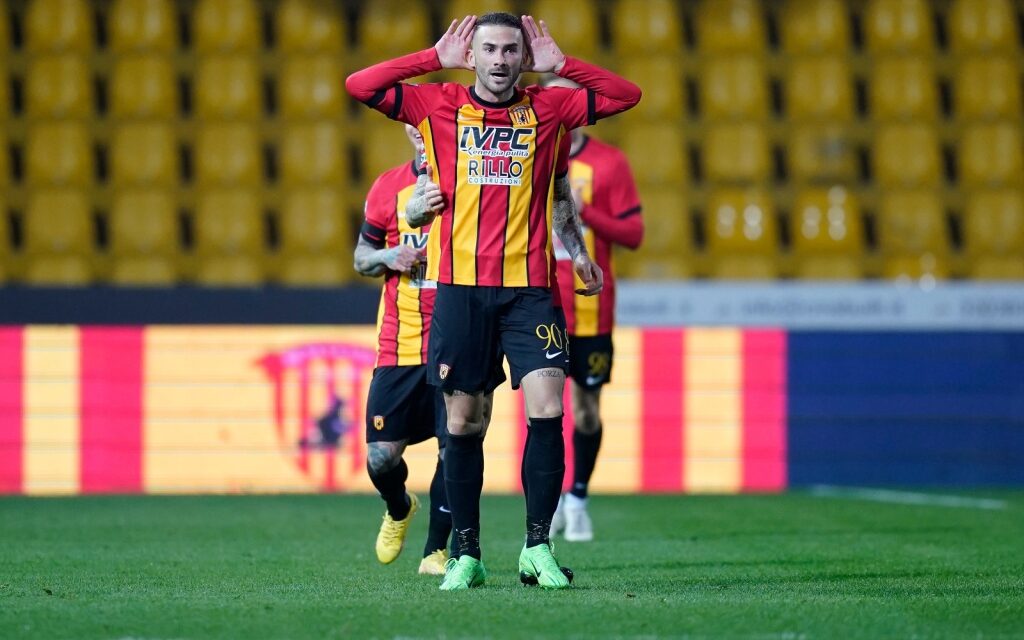 Il Benevento non si ferma, Foggia battuto con un gol di Lanini