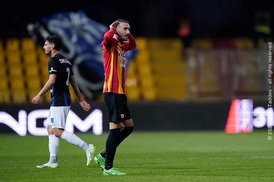 Il Benevento si riscatta: 4-0 al Latina e nuovo assalto all’Avellino