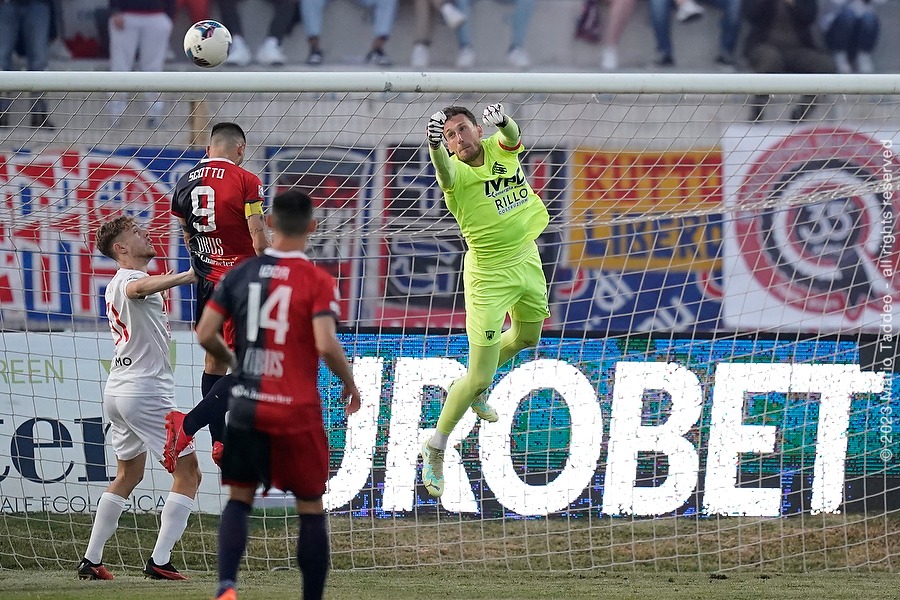 Il Benevento resiste contro la Torres ed è in semifinale: a Sassari finisce 0-0