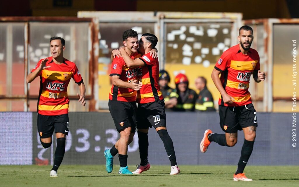 Benevento da urlo: cinque gol al Latina e primato solitario