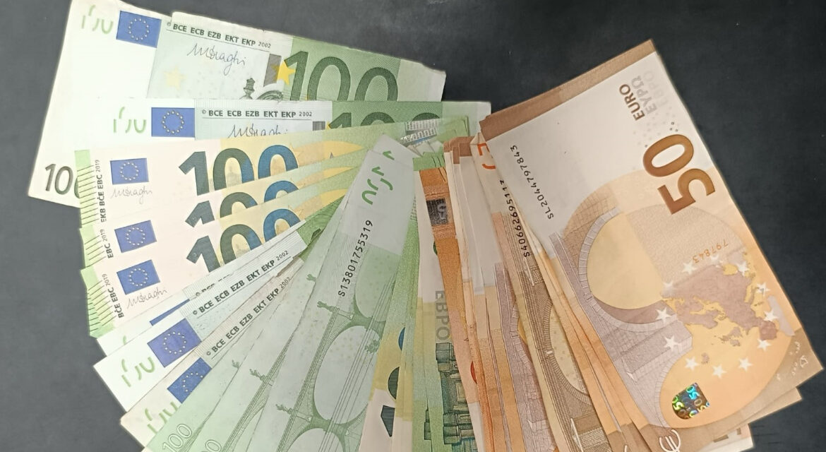 Truffa ai danni della titolare di un ristorante della provincia. In manette due pugliesi