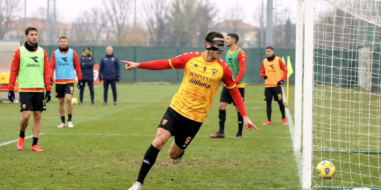 L’anno del Benevento si chiude nel segno di Manconi: tripletta “mascherata” nel test contro la Primavera