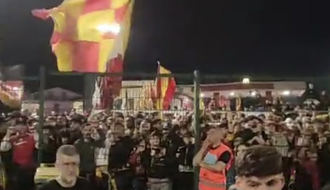 Il Benevento torna in B: l’ abbraccio del suo pubblico