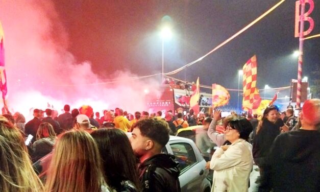 Benevento in festa: il calore della tifoseria celebra il ritorno in Serie B