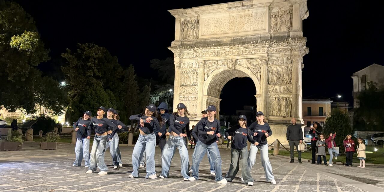 SamnEat invade Benevento: il flash mob che ha sorpreso il centro storico