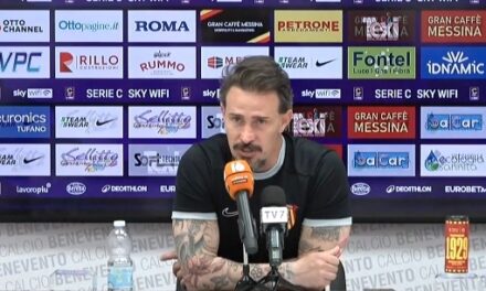 Benevento–Cavese, Floro Flores non abbassa la guardia: “Rispetto per il campionato, niente regali a nessuno”