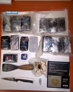 Polizia, sequestro di hashish sulla Strada Statale Appia
