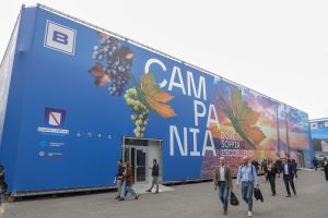 Vini campani ‘a gonfie vele’: grande successo della Regione Campania al Vinitaly 2026
