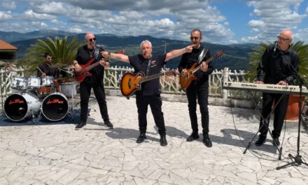 Da una piccola baracca a una vita in musica: il sogno degli Amici per Sempre continua dopo quarant’anni