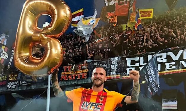 In edicola “Salta Salta lo Stregò”: rivivi la straordinaria cavalcata del Benevento verso la B