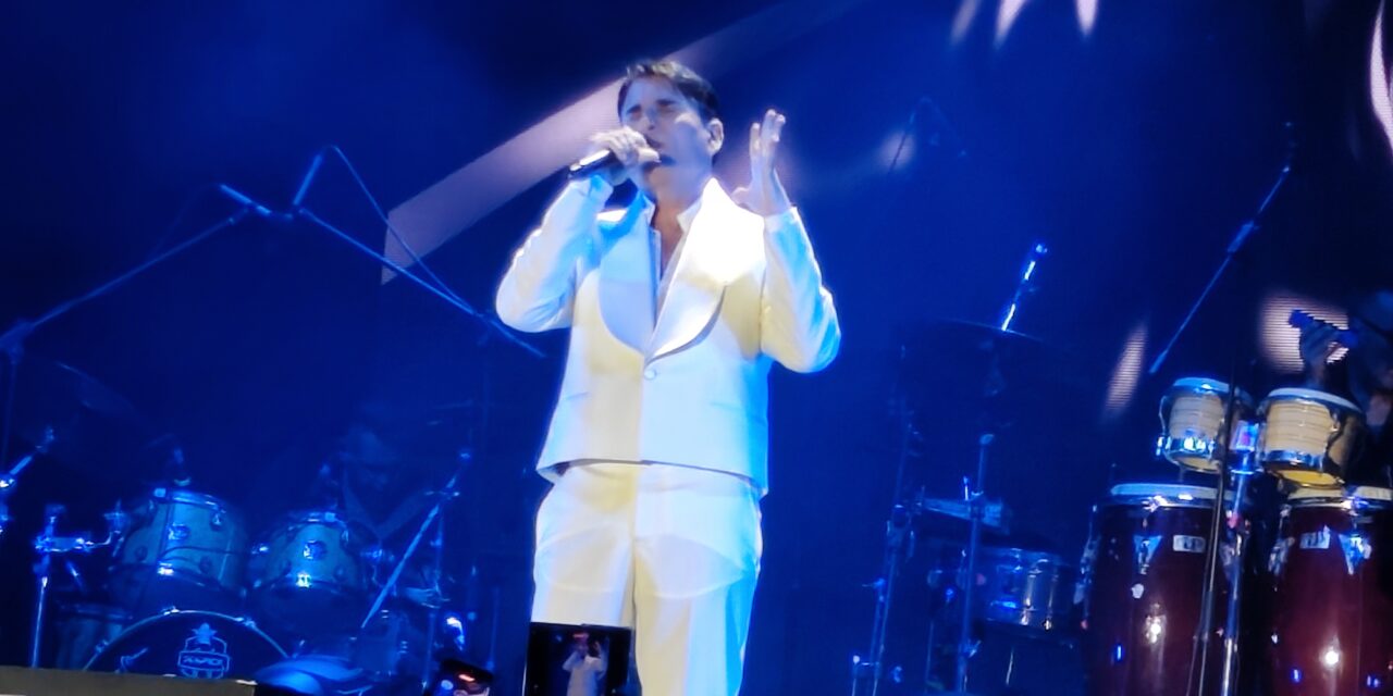 Benevento canta con Sal Da Vinci: il tour “Per sempre sì” parte tra applausi ed emozioni