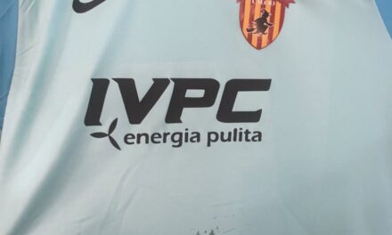 Benevento 2026/2027, è già festa: la maglia dei vent’anni e il giallo dei portieri aprono il nuovo ciclo