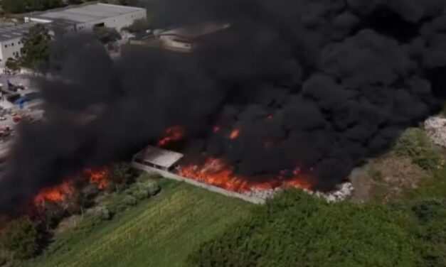 Incendio ad Airola (Bn), in corso intervento dell’Arpa Campania