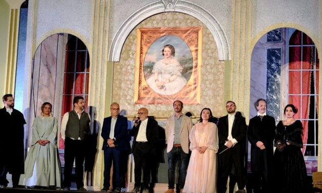 Note sotto le stelle: la magia della “Traviata” strega il Teatro Romano di Benevento